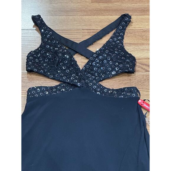 Mac Duggal Black Style No. 68166 halter neckline open back sequin bodice sz 6 - Picture 13 of 15